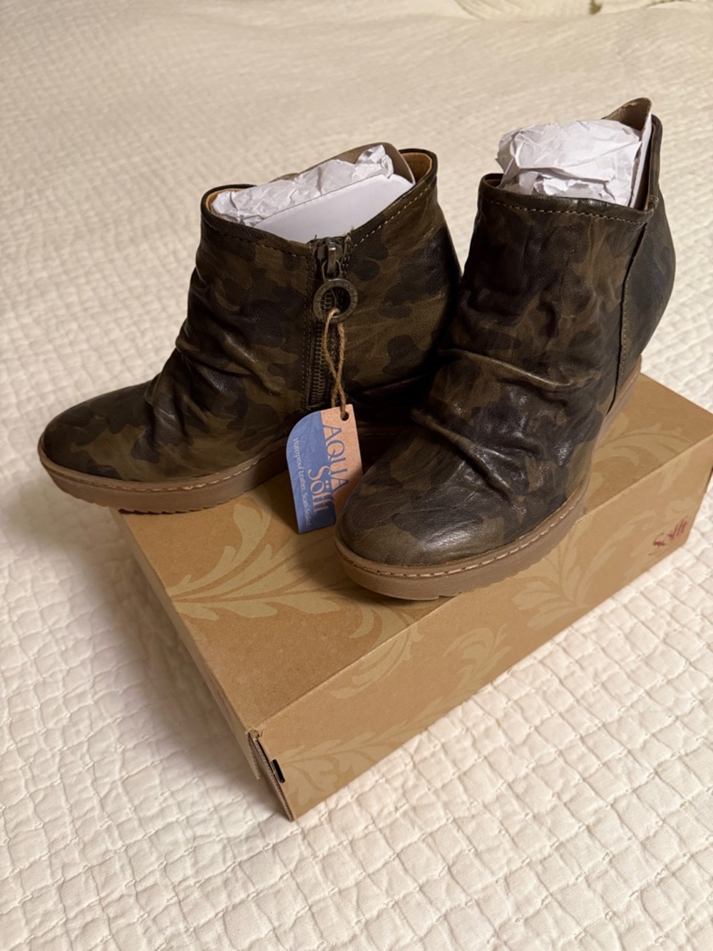 NWT Sofft  Siri Aqua Soft Olive Camo Ankle Boot - Picture 3 of 9
